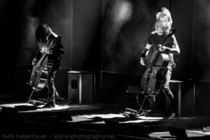 Konzertfotos von Apocalyptica auf der Plays Metallica By Four Cellos Tour.