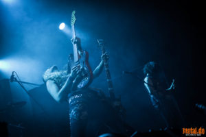 Konzertfotos von Monument auf dem The Rise Of Chaos Festival 2018