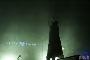 Fotos von Sleep Token auf der For Those Wo Want To Exist Tour 2023 in Hamburg