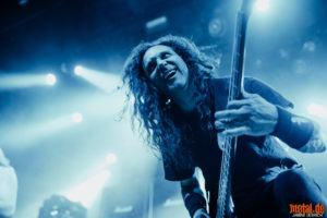 Konzertfoto von Heathen - Scorching The Earth Tour 2023