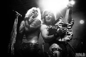 Konzertfoto von Steel Panther - On The Prowl Tour 2023