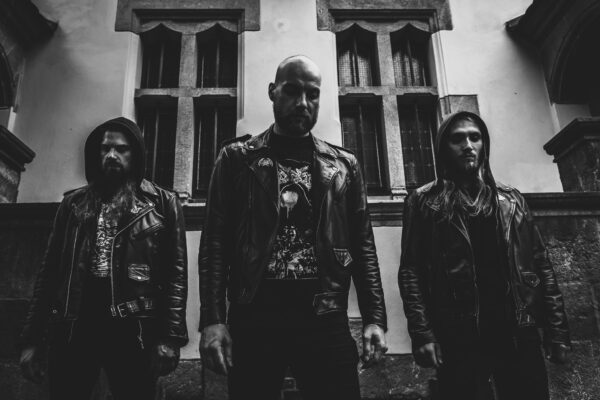 Bandfoto – Naxen – Descending Into A Deeper Darkness